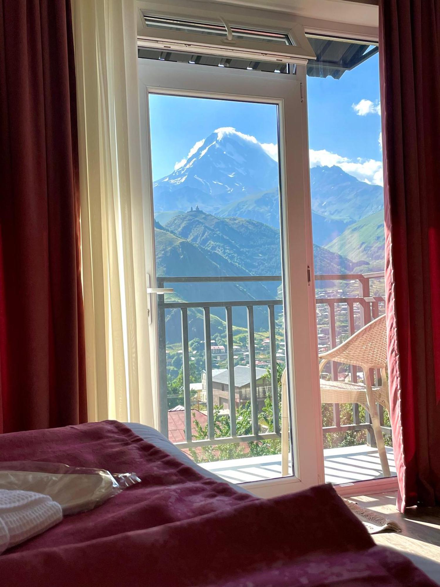 Planet Kazbegi Hotel Exterior foto