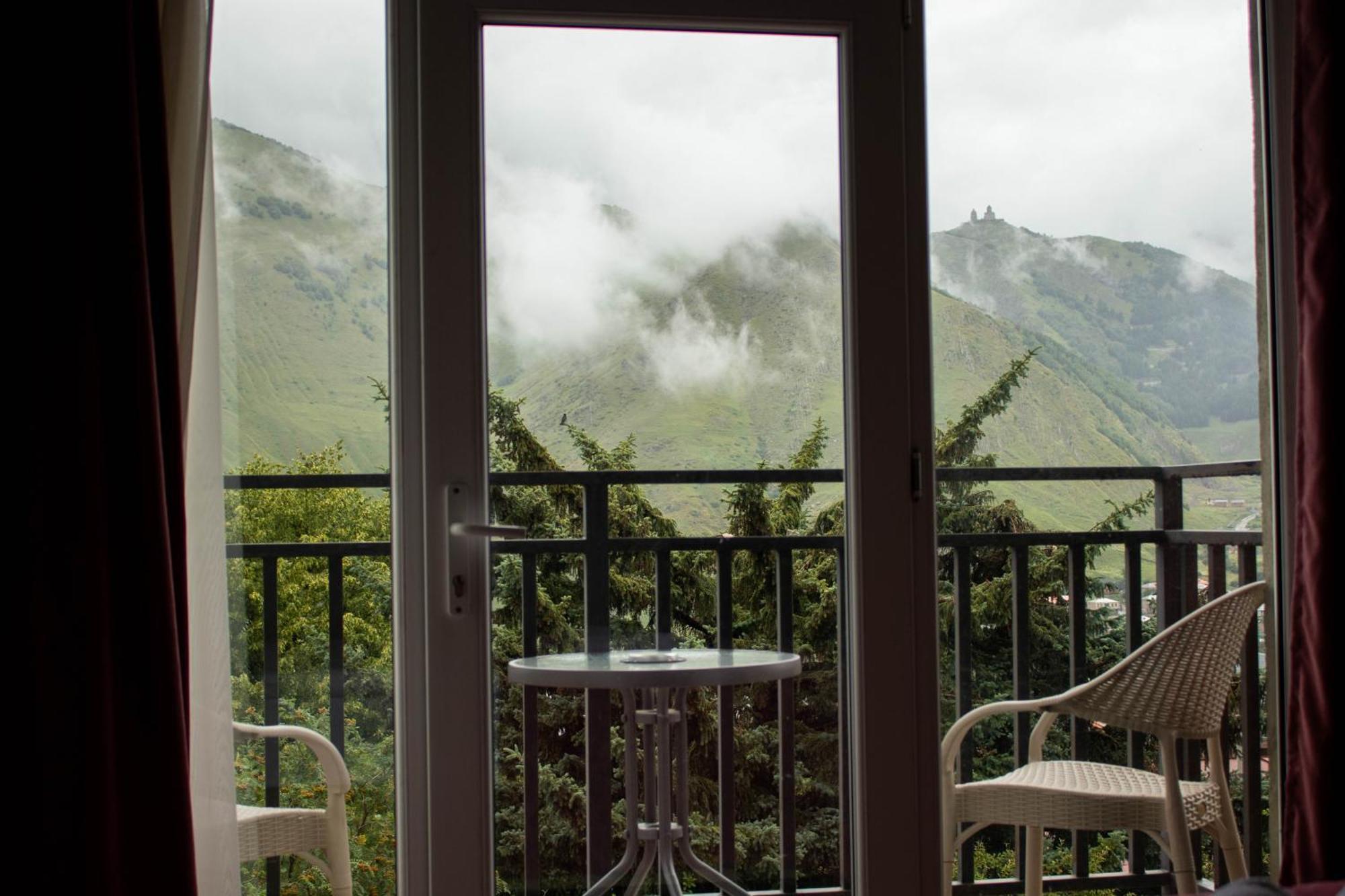 Planet Kazbegi Hotel Exterior foto
