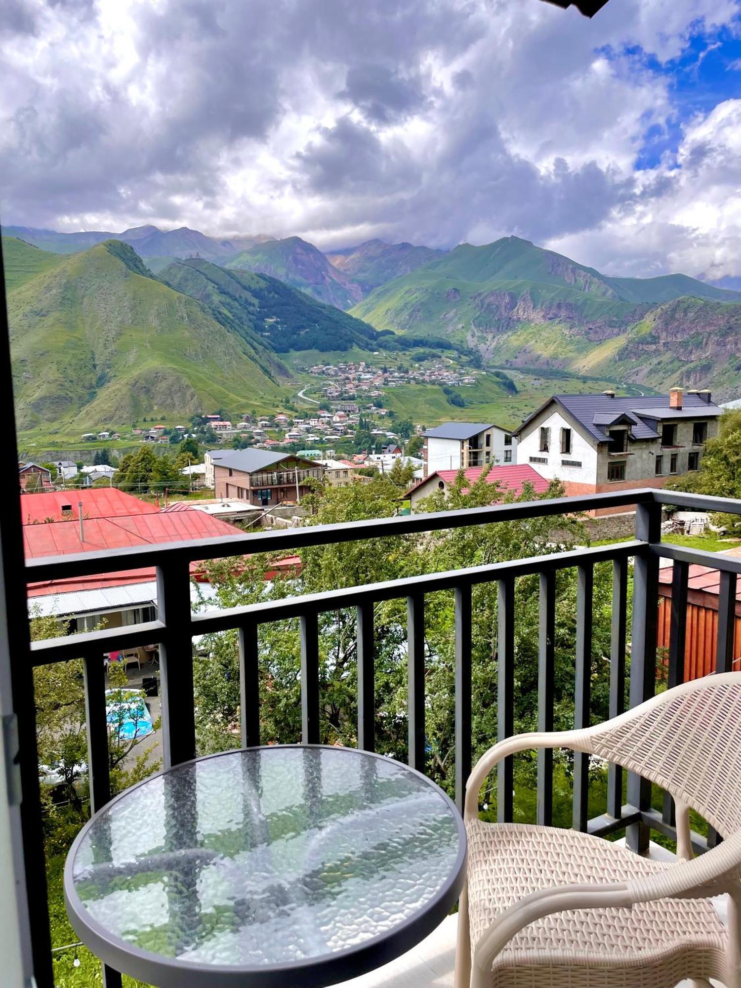 Planet Kazbegi Hotel Exterior foto