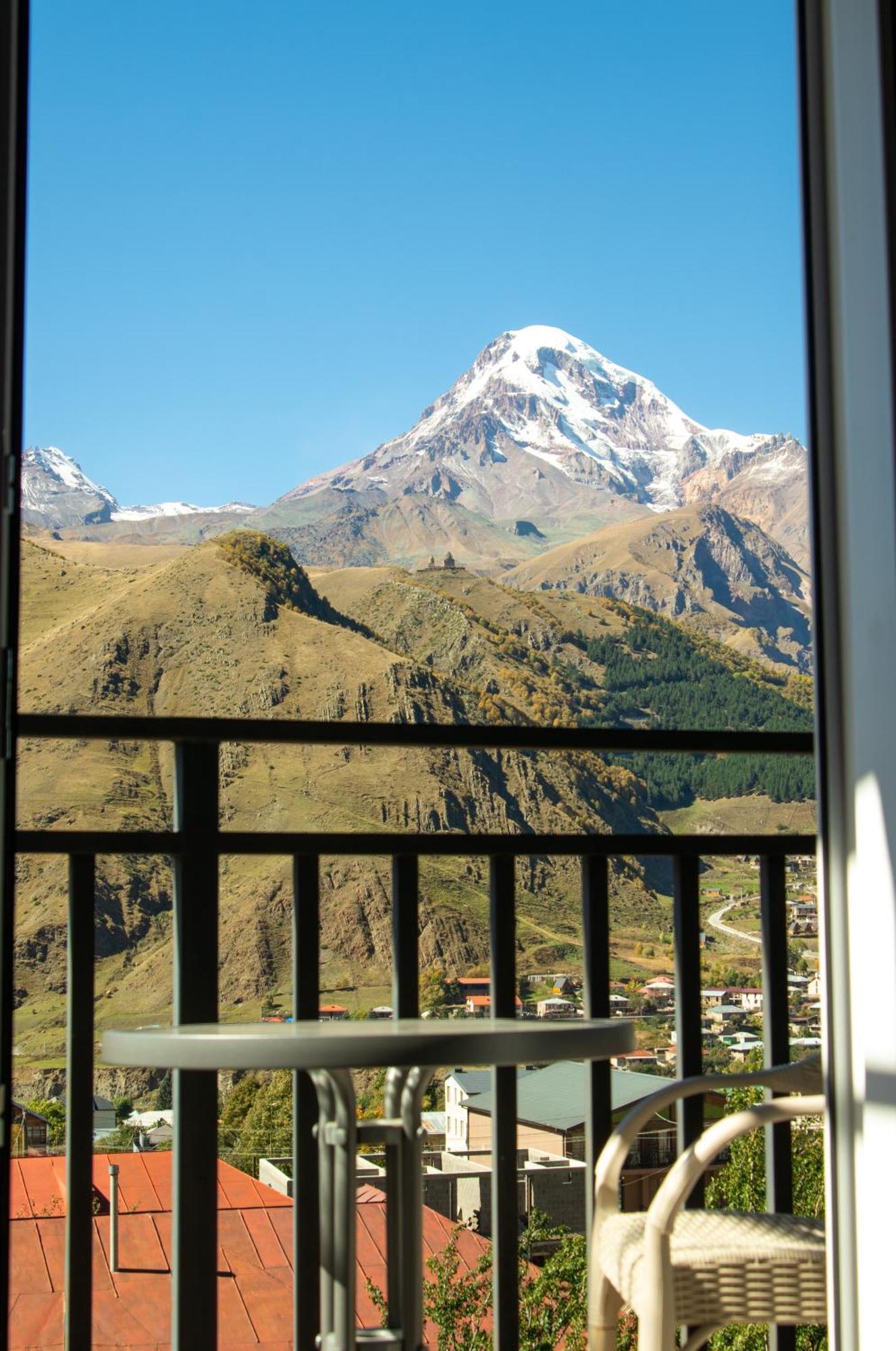 Planet Kazbegi Hotel Exterior foto