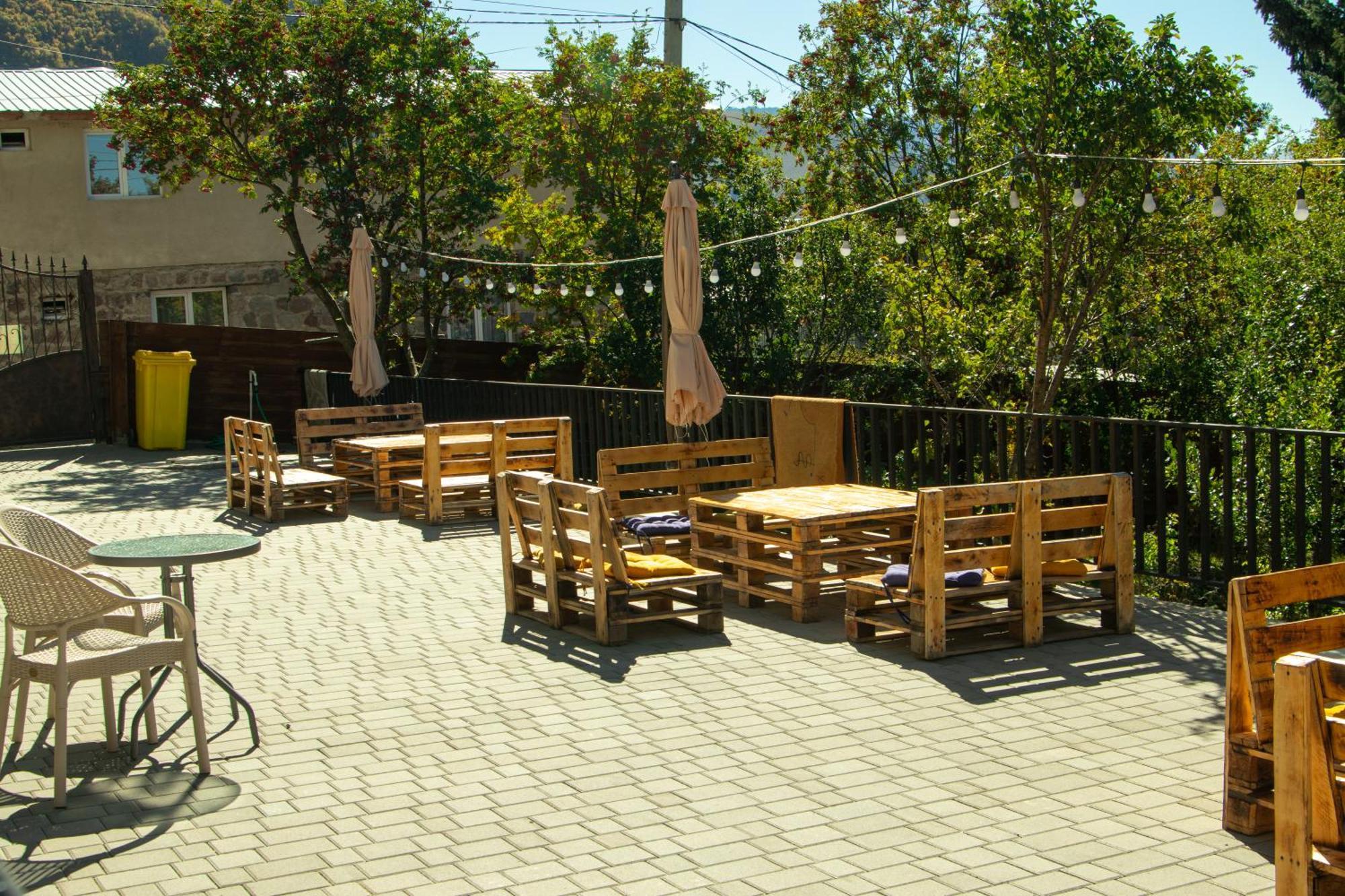 Planet Kazbegi Hotel Exterior foto